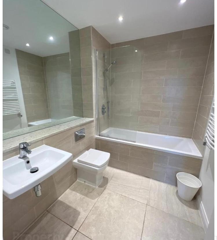 Stylish And Smart Two Double Bedroom Apartment ベルファスト エクステリア 写真